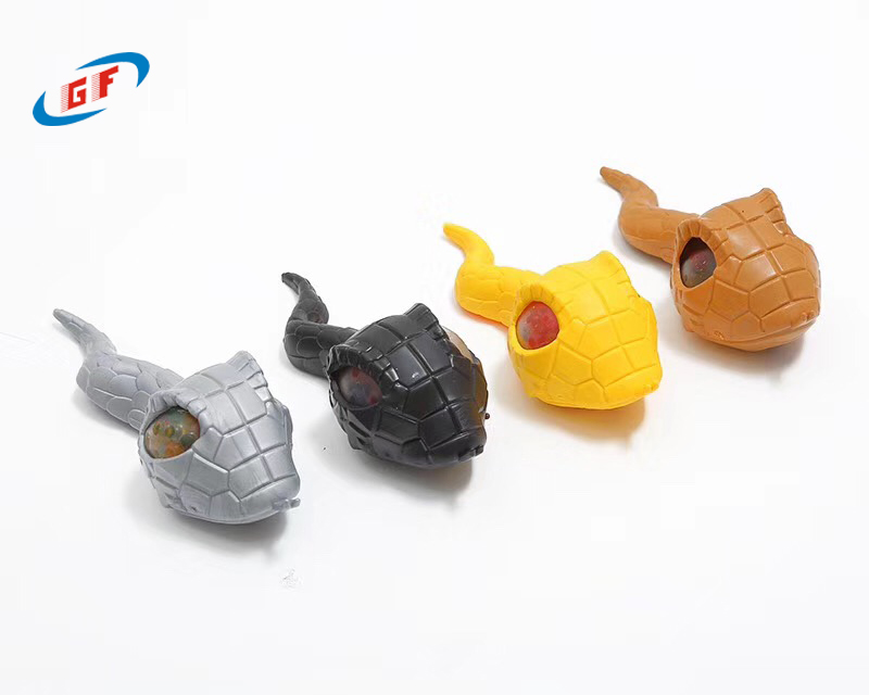 采用環(huán)保TPR原料生產(chǎn)兒童玩具，讓企業(yè)品牌走的更遠(yuǎn)。
